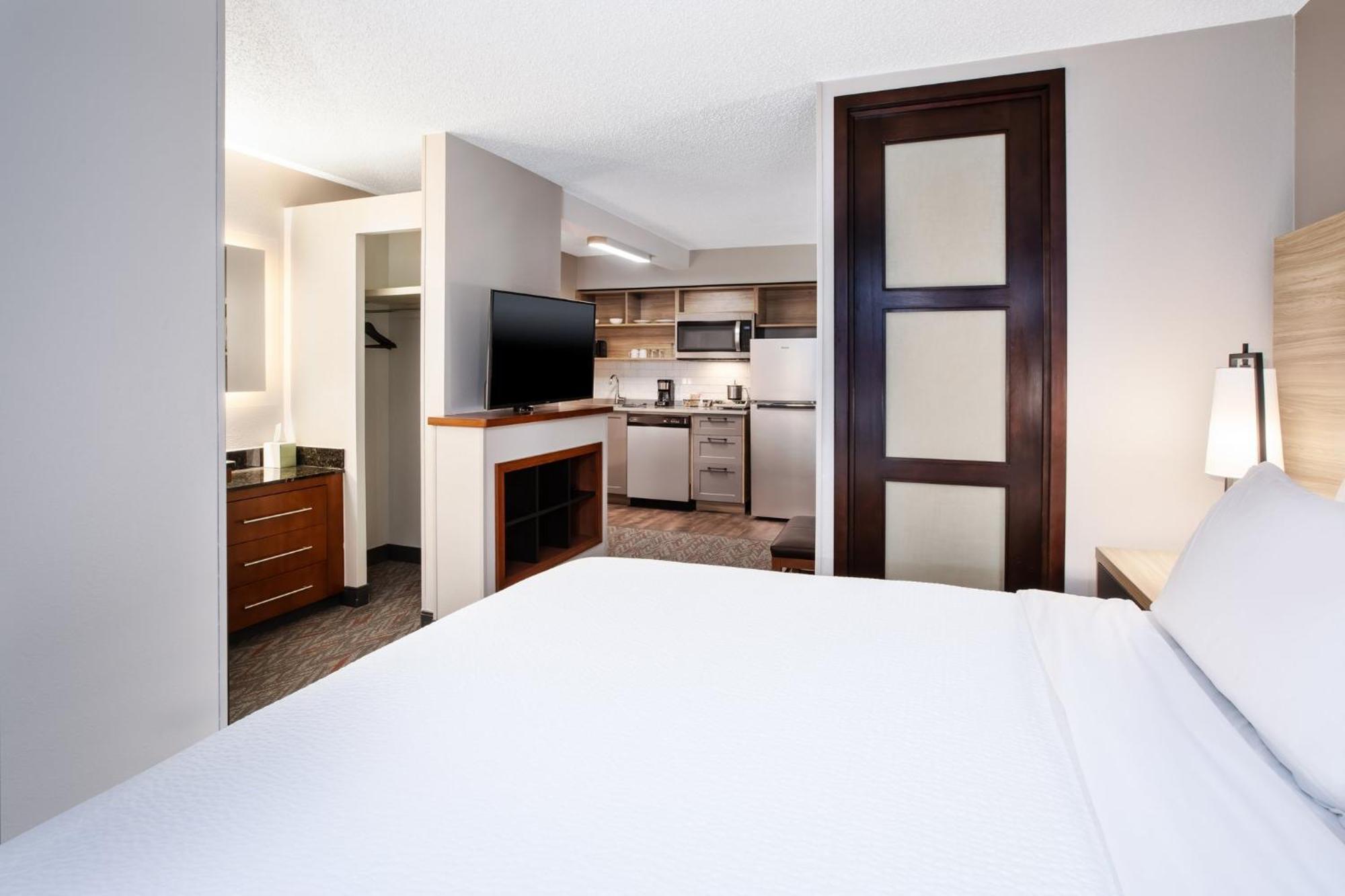 Candlewood - Cincinnati Northeast - By Ihg Hotel
