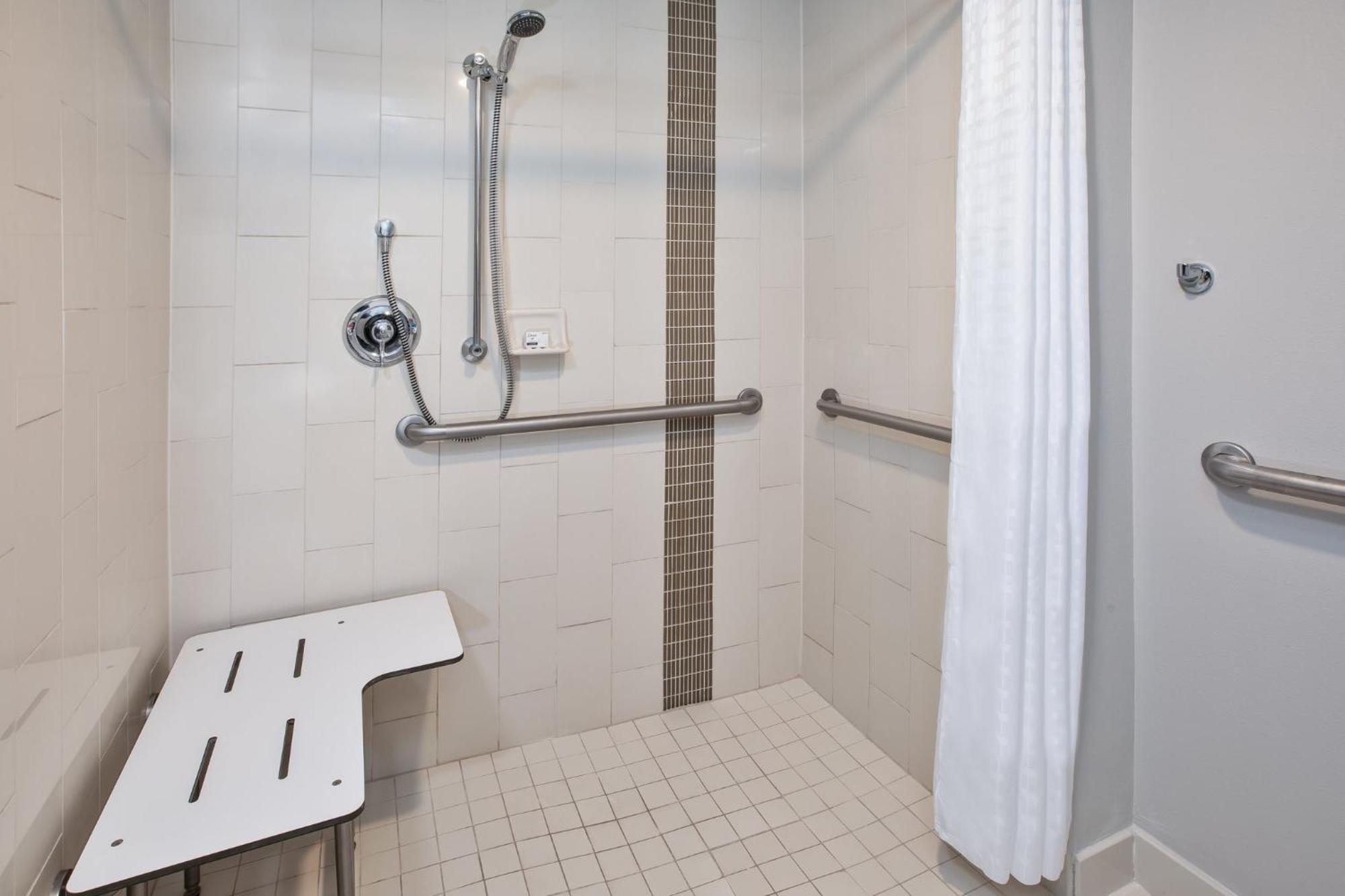 Candlewood - Cincinnati Northeast - By Ihg Mason