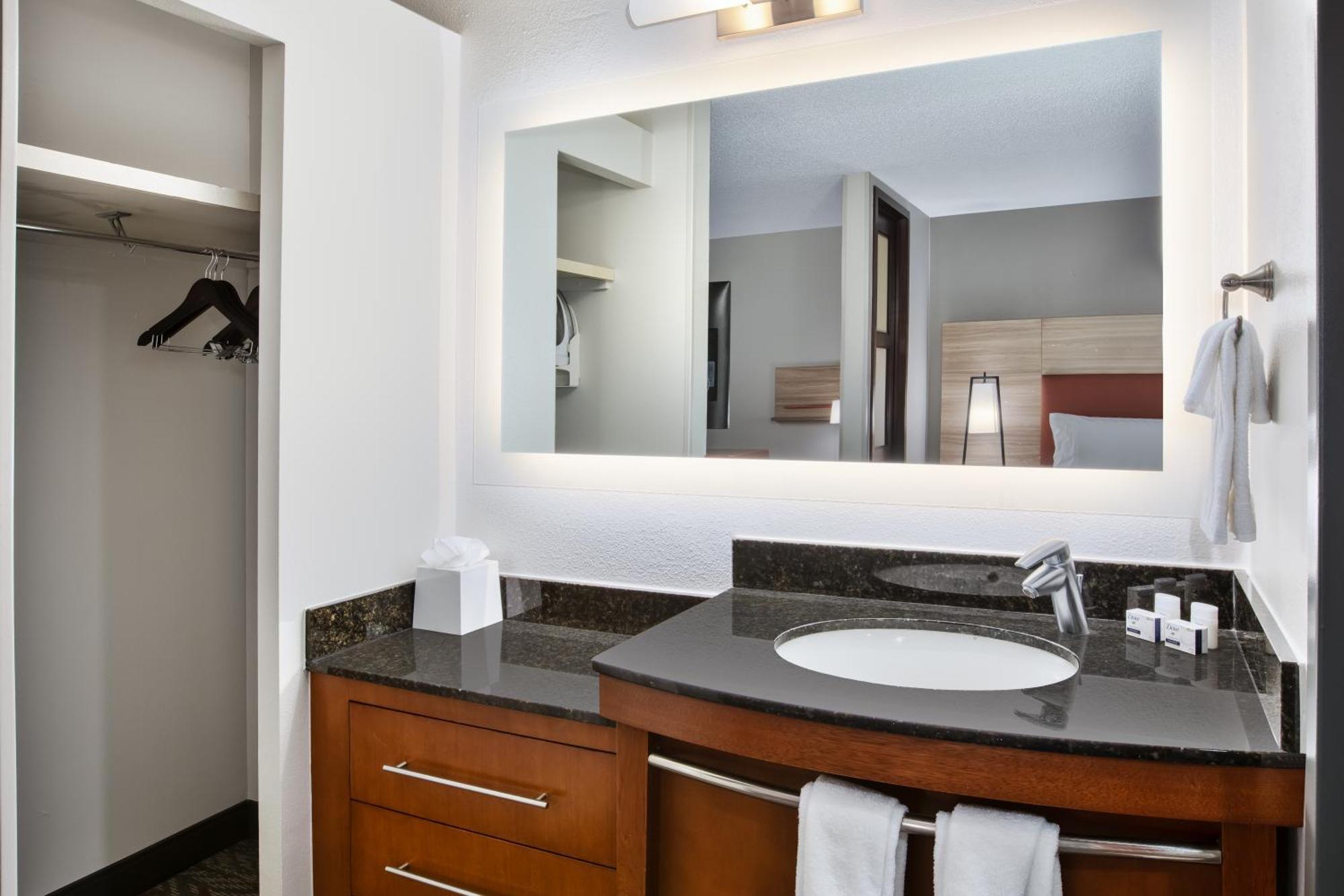 Candlewood - Cincinnati Northeast - By Ihg Mason