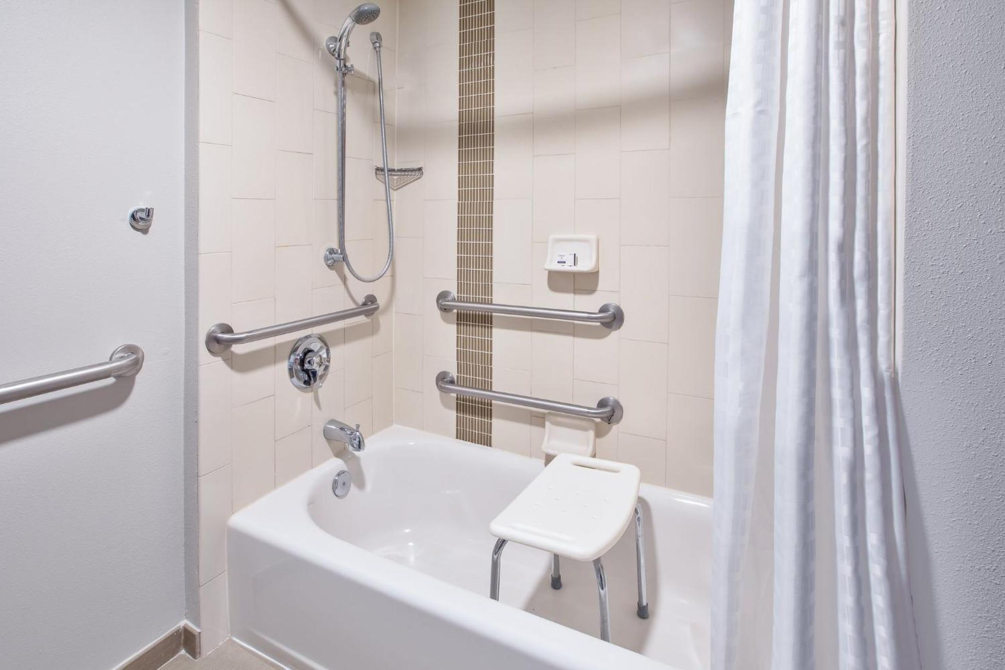 Candlewood - Cincinnati Northeast - By Ihg